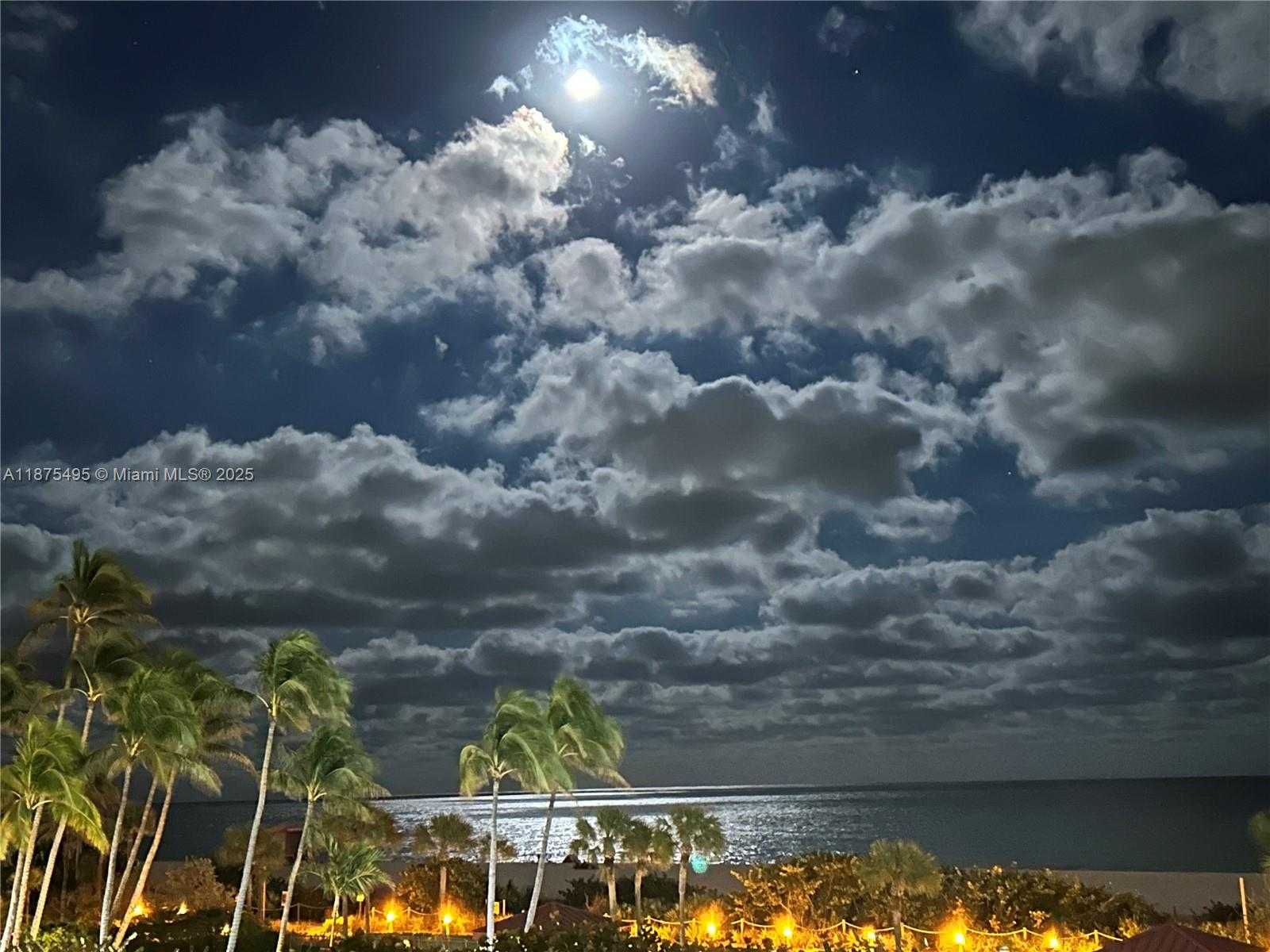 Small Image of 2555 COLLINS AVE #403, Miami Beach Number 4