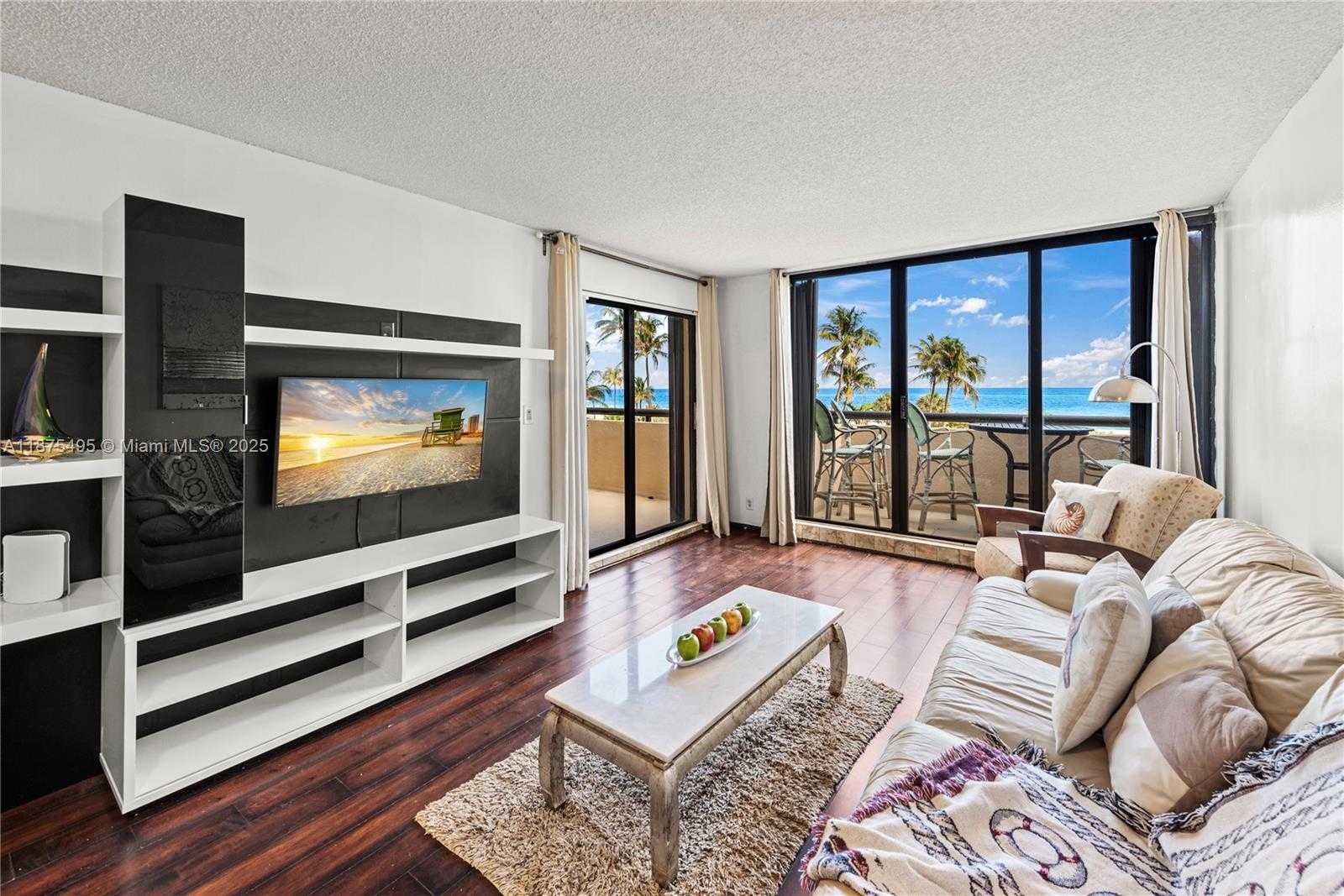 Small Image of 2555 COLLINS AVE #403, Miami Beach Number 5