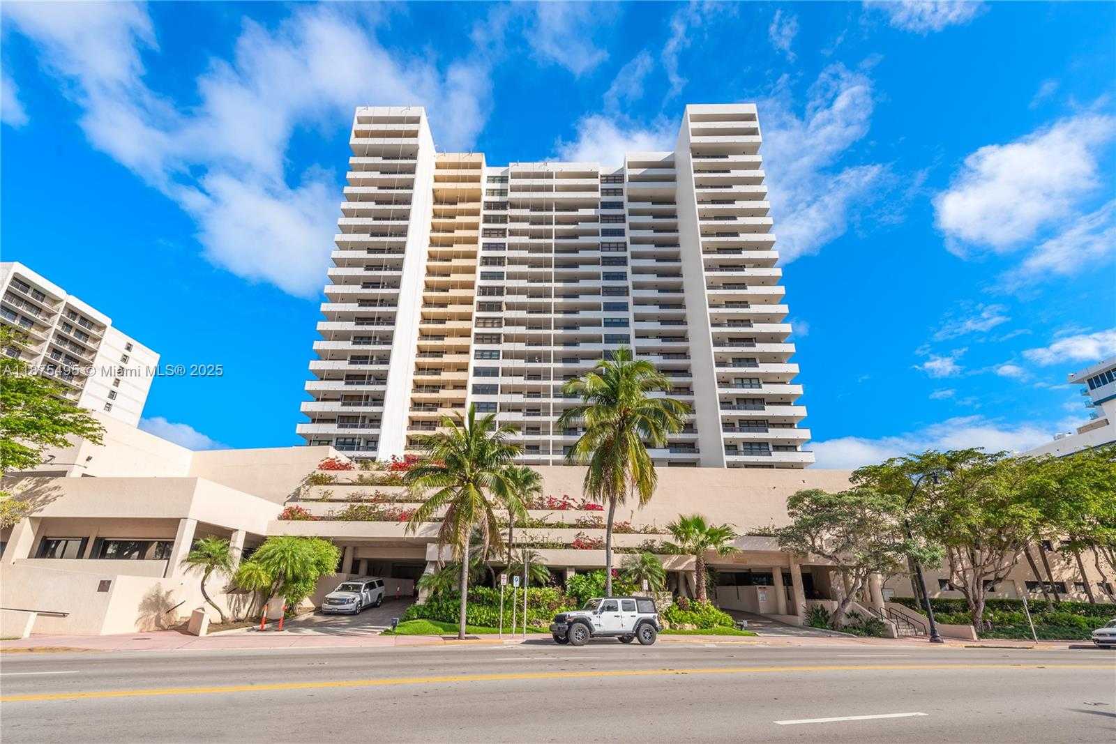 Small Image of 2555 COLLINS AVE #403, Miami Beach Number 57