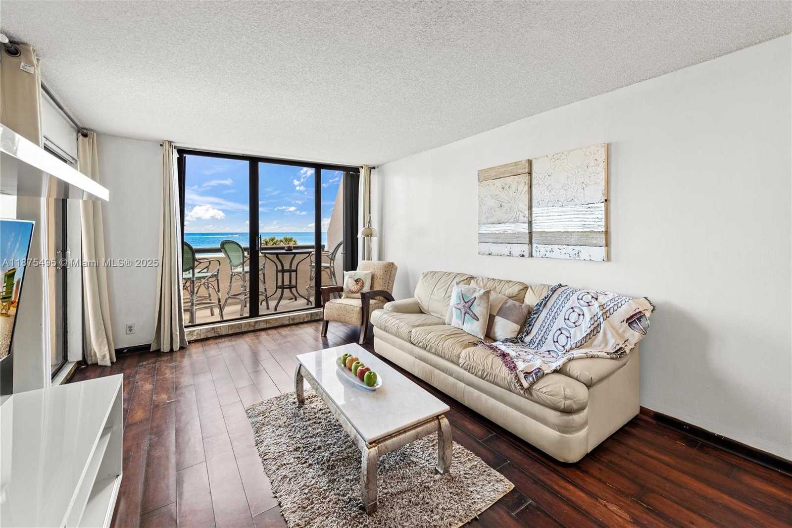 Small Image of 2555 COLLINS AVE #403, Miami Beach Number 6