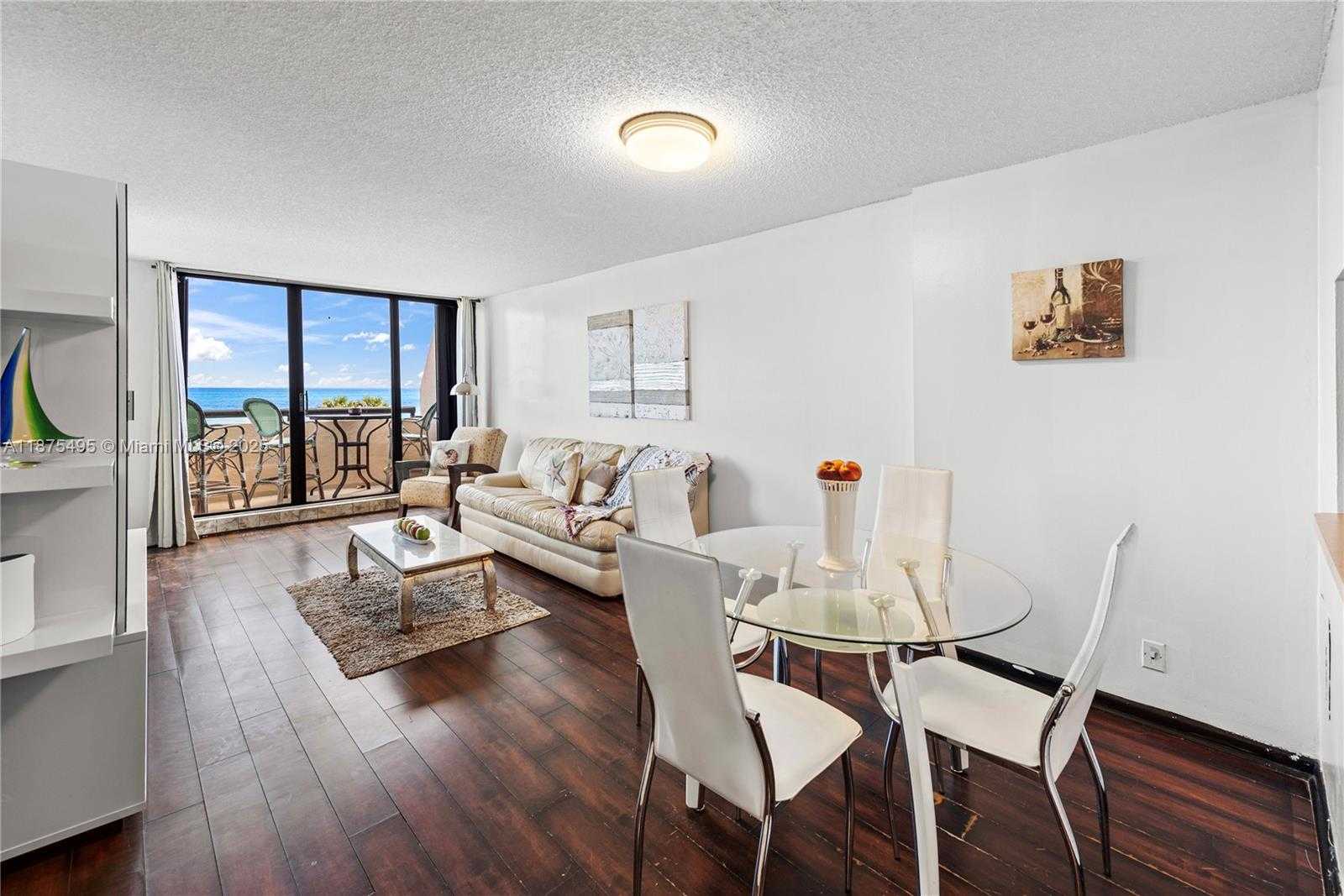 Small Image of 2555 COLLINS AVE #403, Miami Beach Number 9