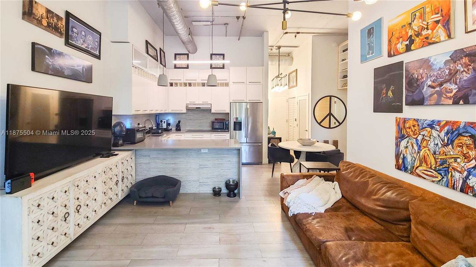 Small Image of 2001 BISCAYNE BLVD #2117, Miami Number 9