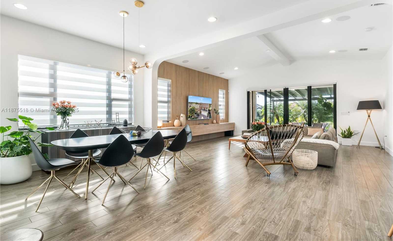 Small Image of 1042 SOUTH WEST 113TH AVE, Pembroke Pines Number 12