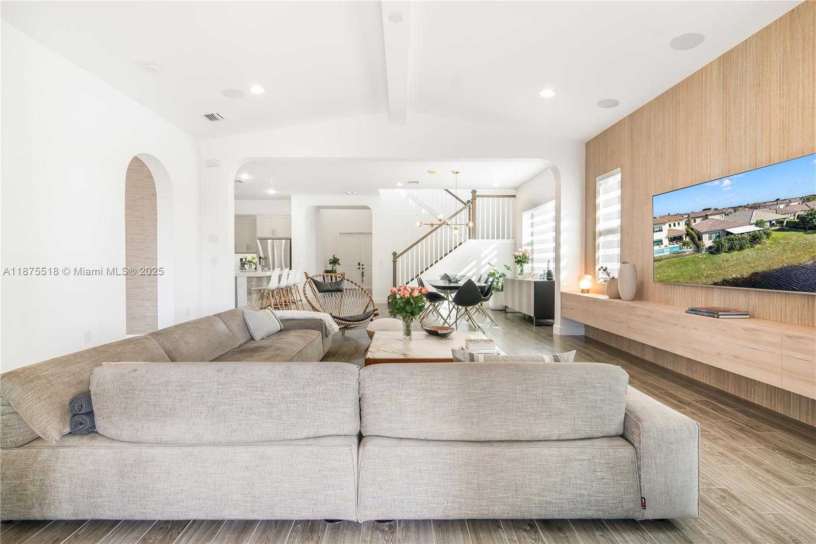 Small Image of 1042 SOUTH WEST 113TH AVE, Pembroke Pines Number 15