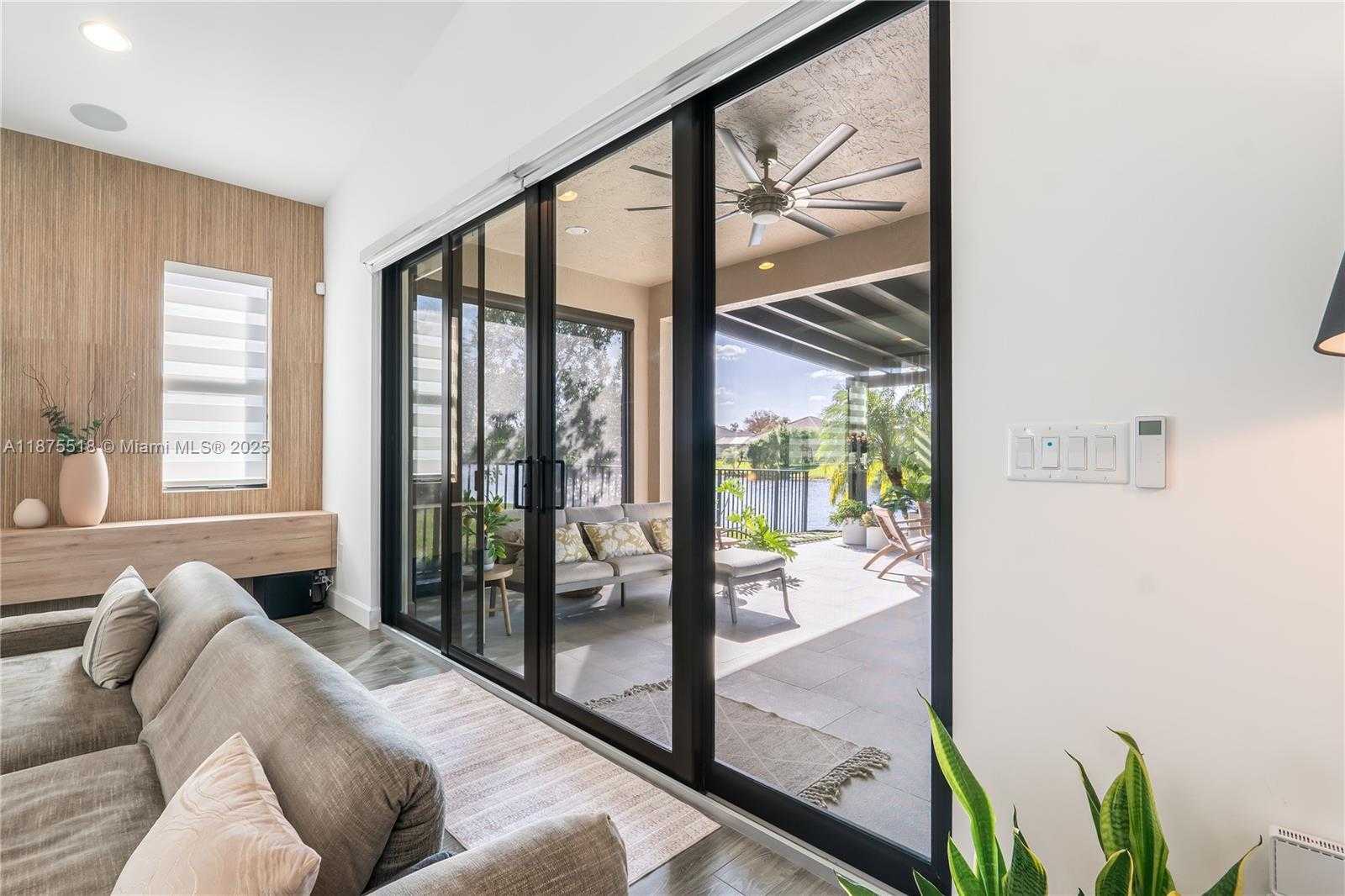 Small Image of 1042 SOUTH WEST 113TH AVE, Pembroke Pines Number 16