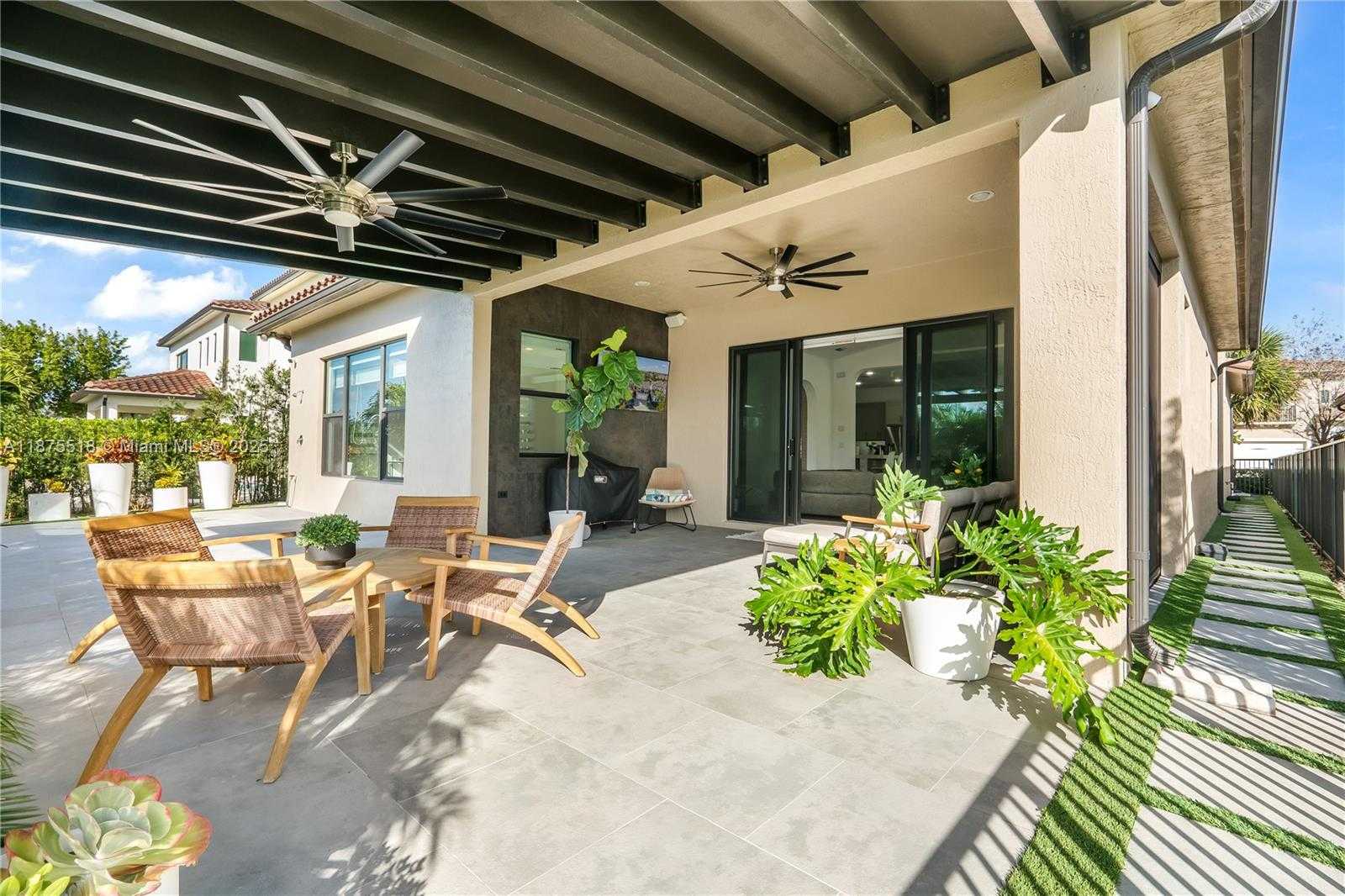 Small Image of 1042 SOUTH WEST 113TH AVE, Pembroke Pines Number 17