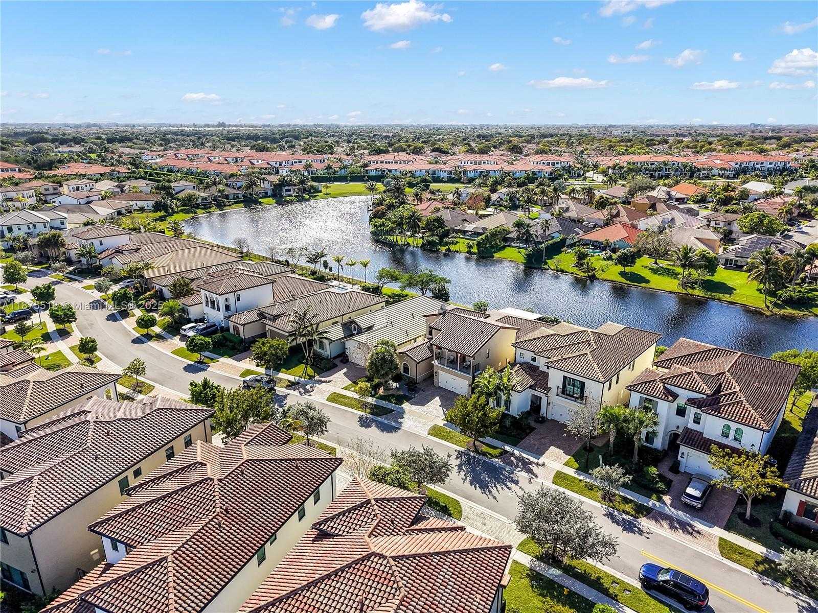Small Image of 1042 SOUTH WEST 113TH AVE, Pembroke Pines Number 47