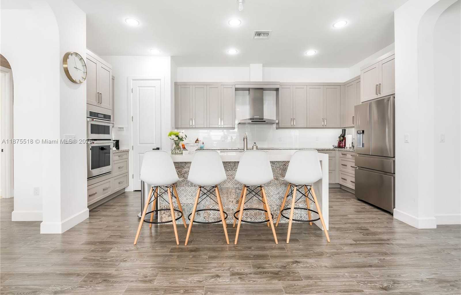 Small Image of 1042 SOUTH WEST 113TH AVE, Pembroke Pines Number 5