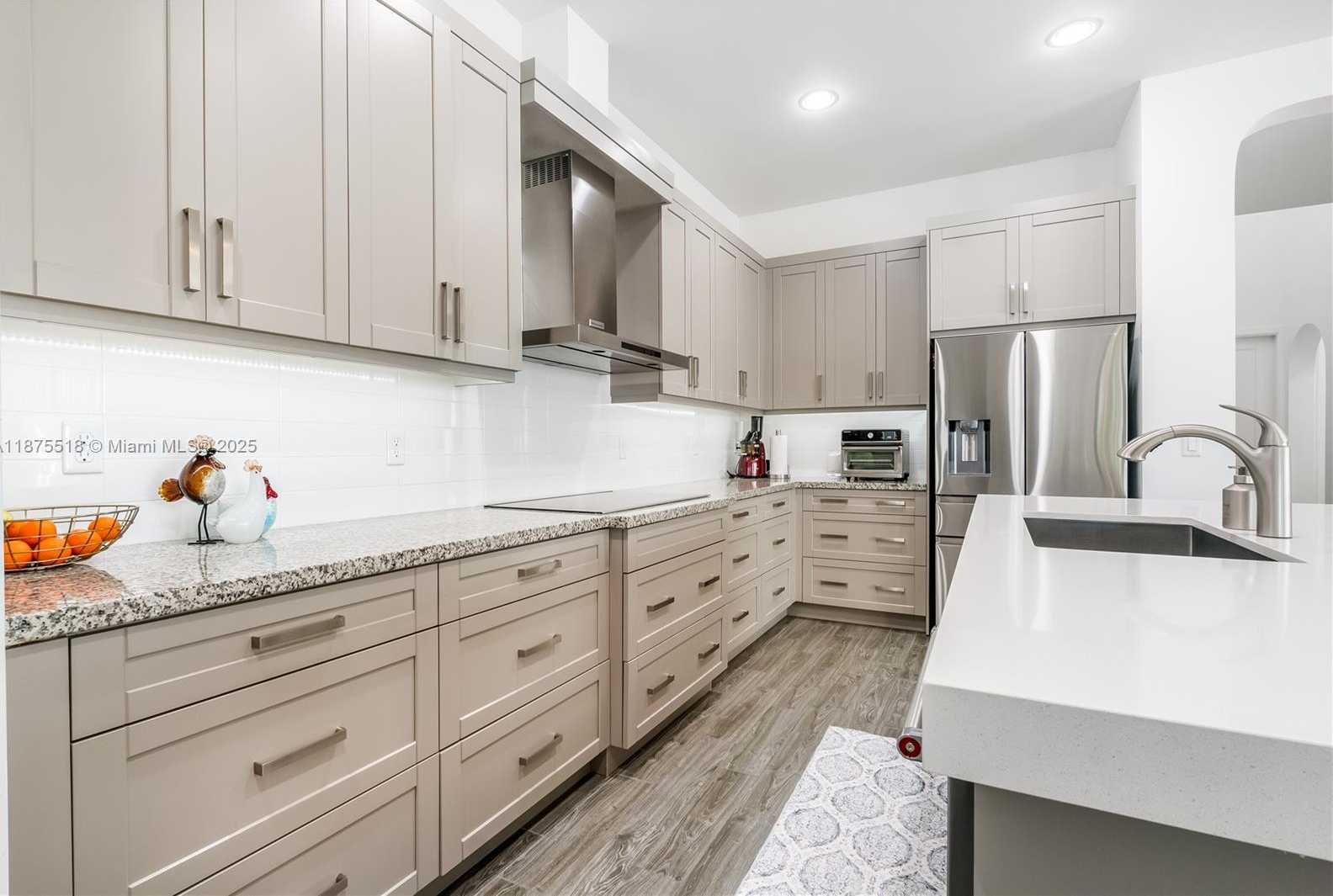 Small Image of 1042 SOUTH WEST 113TH AVE, Pembroke Pines Number 8