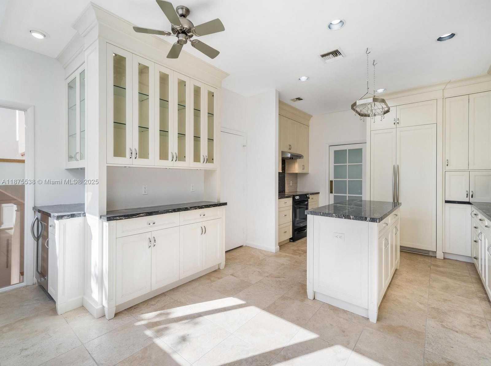 Small Image of 2000 SOUTH BAYSHORE DR #61, Miami Number 12