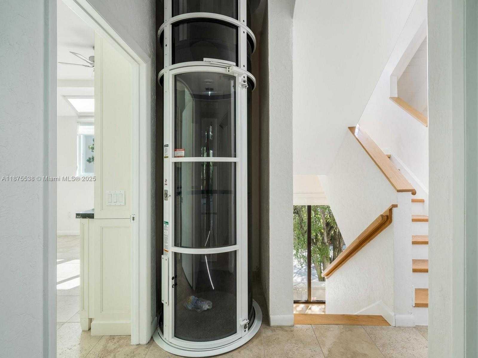 Small Image of 2000 SOUTH BAYSHORE DR #61, Miami Number 15