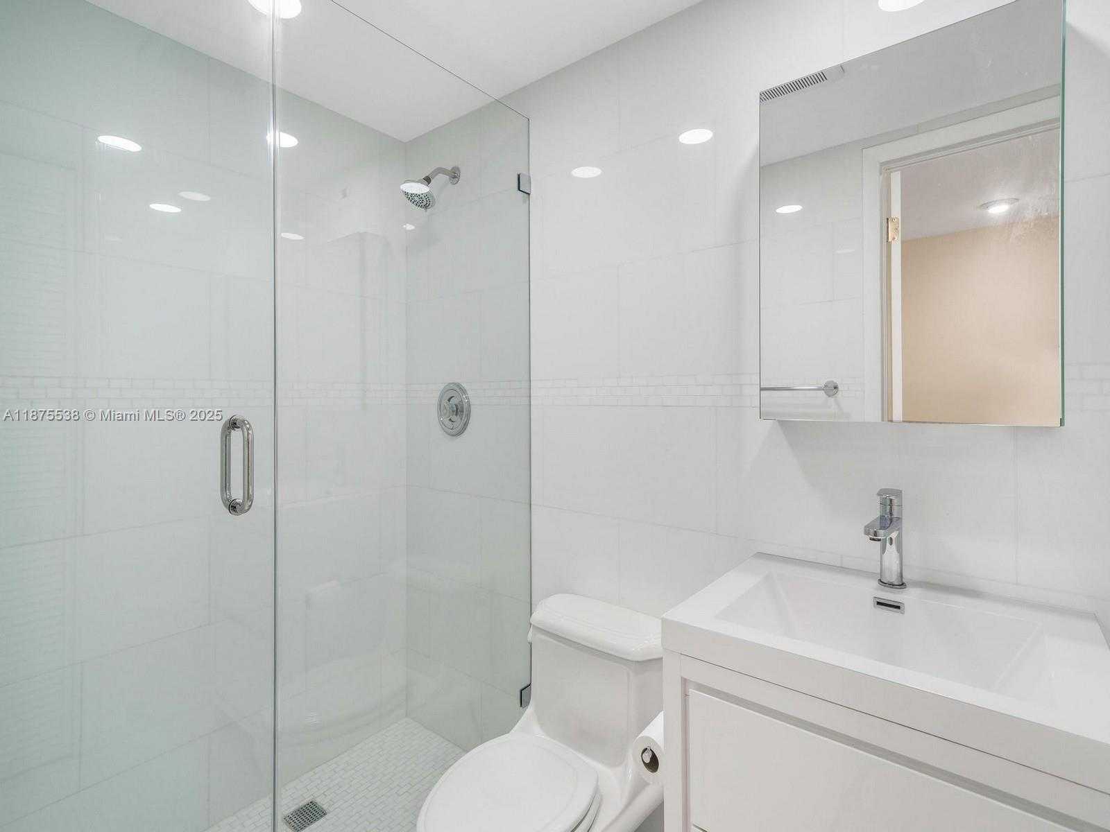 Small Image of 2000 SOUTH BAYSHORE DR #61, Miami Number 23
