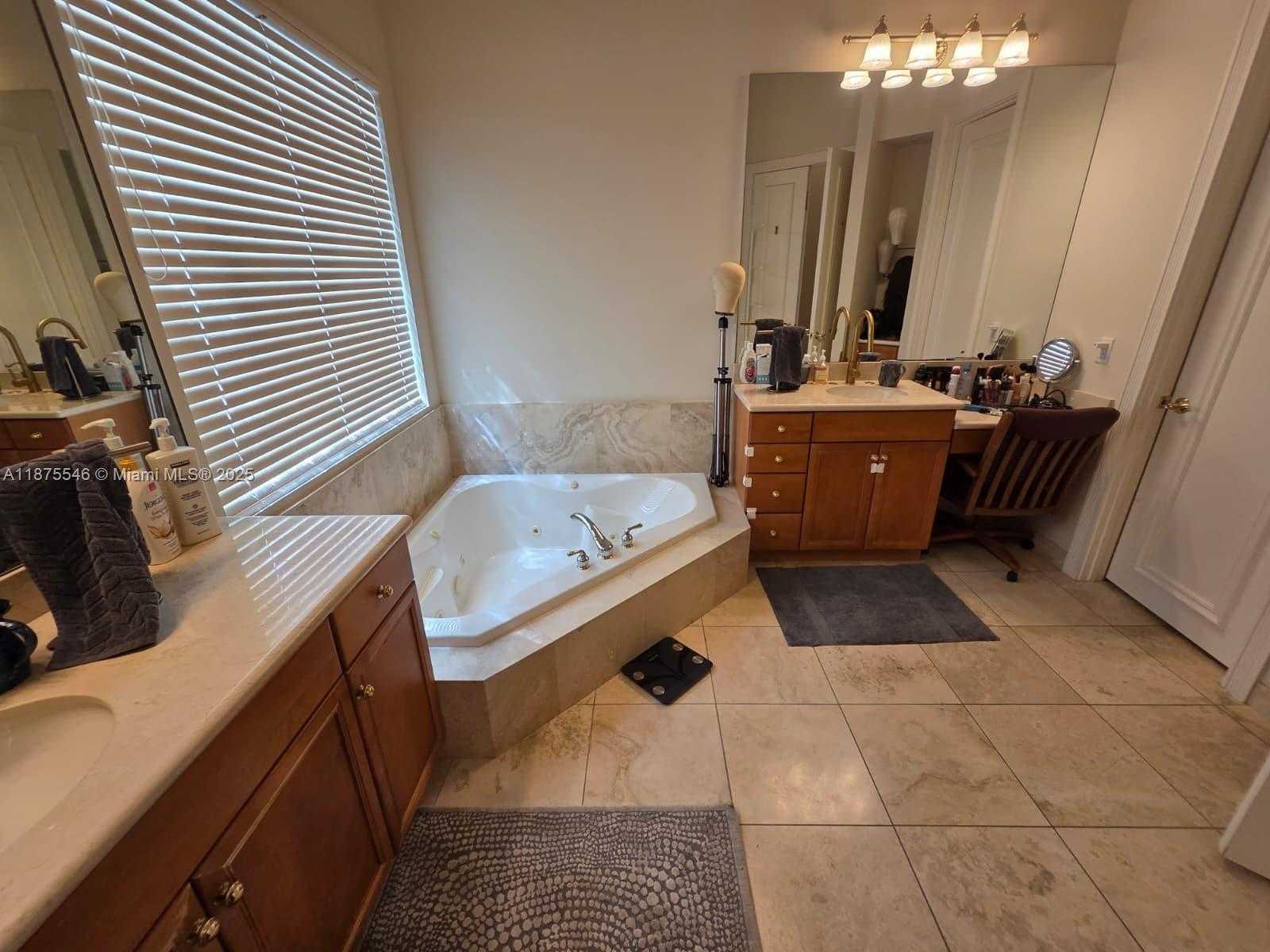 Small Image of 7030 ISLEGROVE PL, Boca Raton Number 10