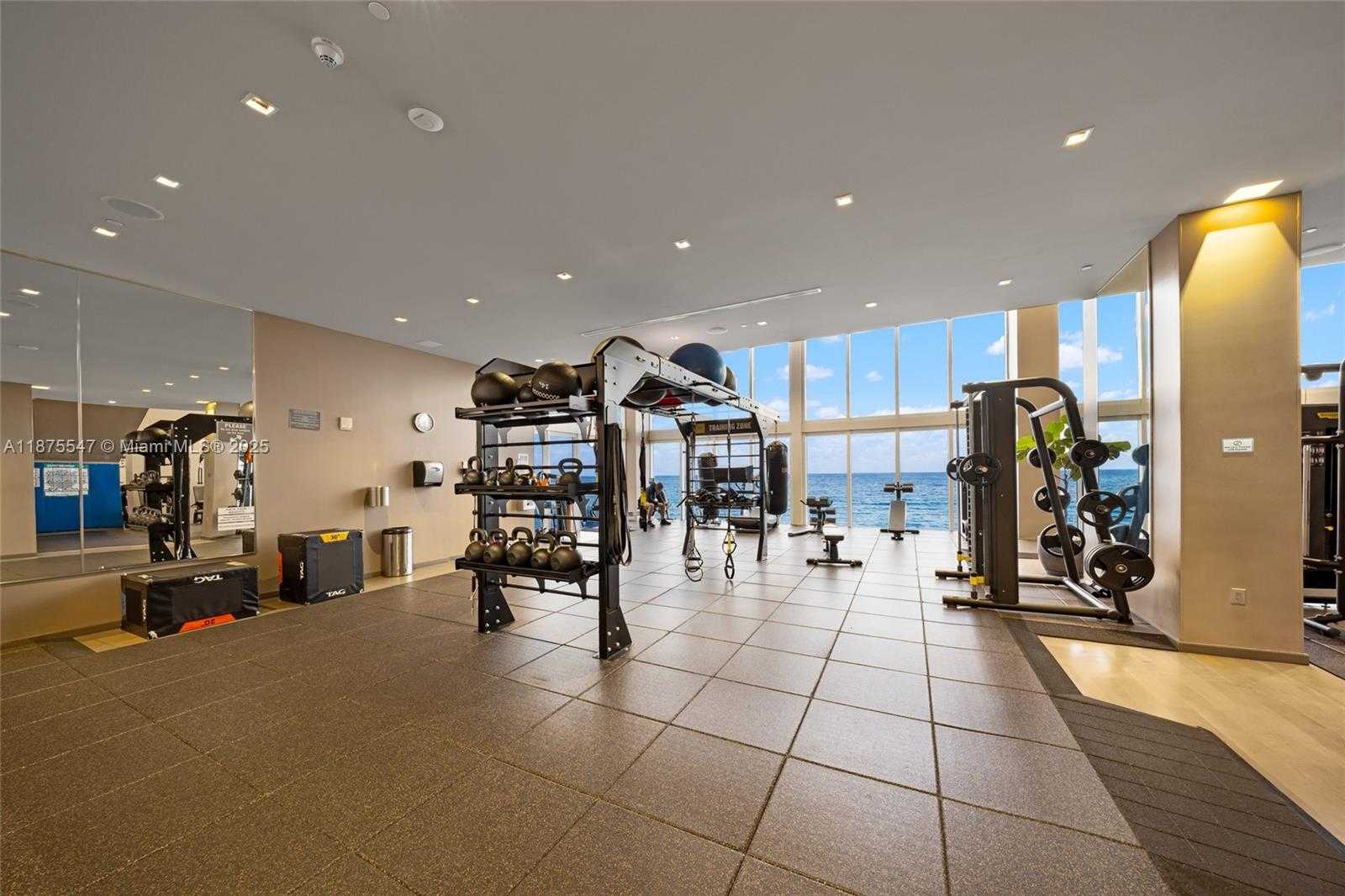 Small Image of 1800 SOUTH OCEAN DR #3607, Hallandale Beach Number 6