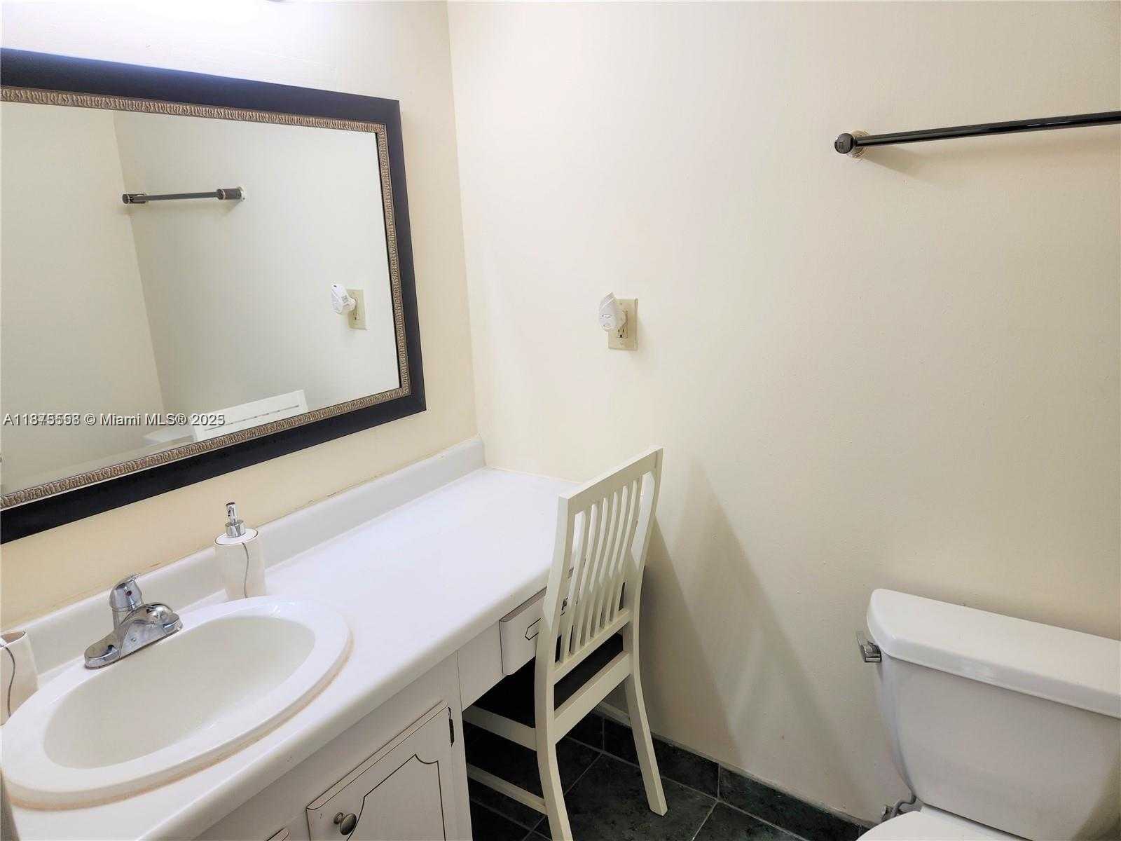 Small Image of 3375 NORTH COUNTRY CLUB DR #203, Aventura Number 6