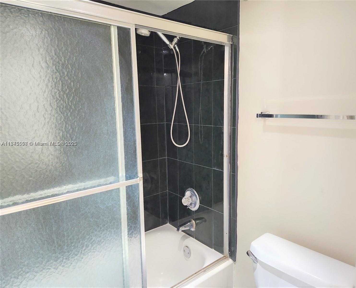 Small Image of 3375 NORTH COUNTRY CLUB DR #203, Aventura Number 7