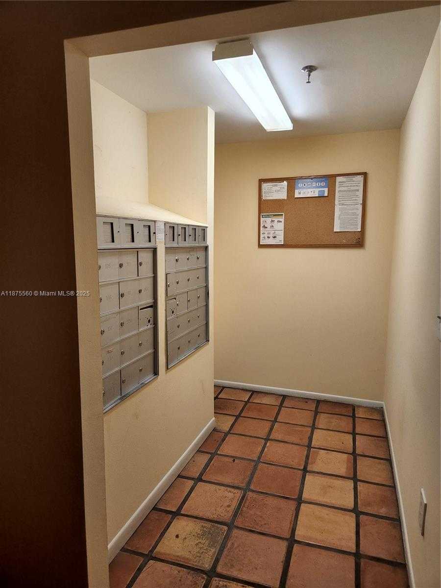 Small Image of 1255 PENNSYLVANIA AVE #311, Miami Beach Number 4