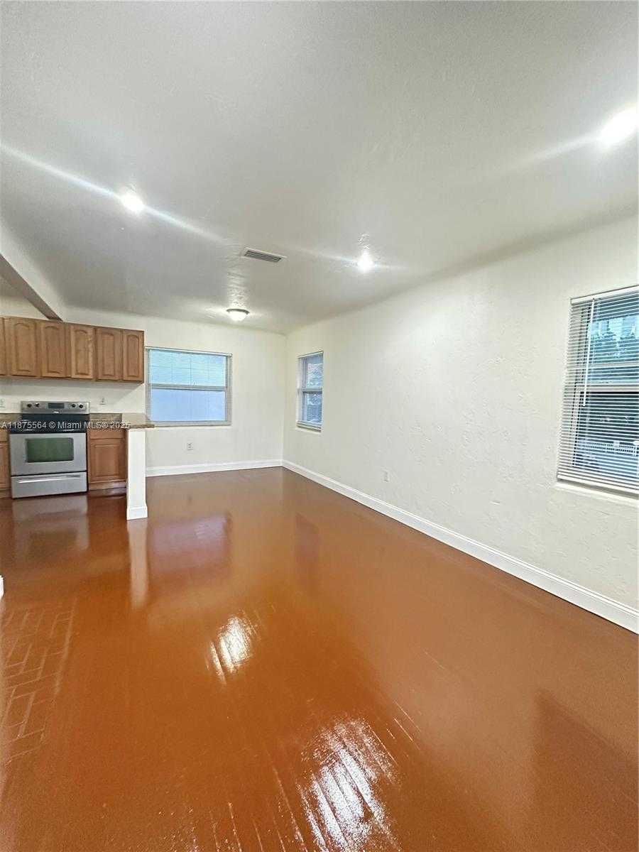Small Image of 2021 BAY DR #3, Miami Beach Number 3