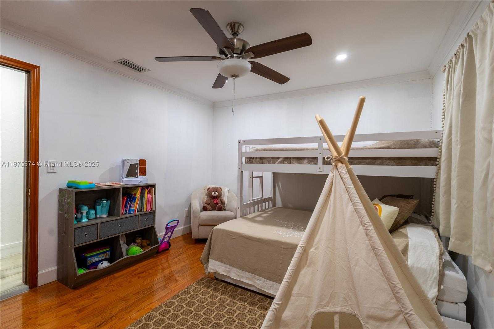 Small Image of 14500 SOUTH WEST 17TH CT, Davie Number 19