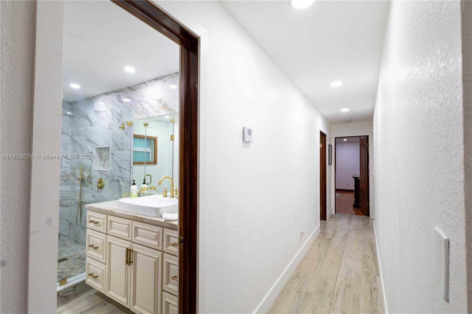 Small Image of 14500 SOUTH WEST 17TH CT, Davie Number 21