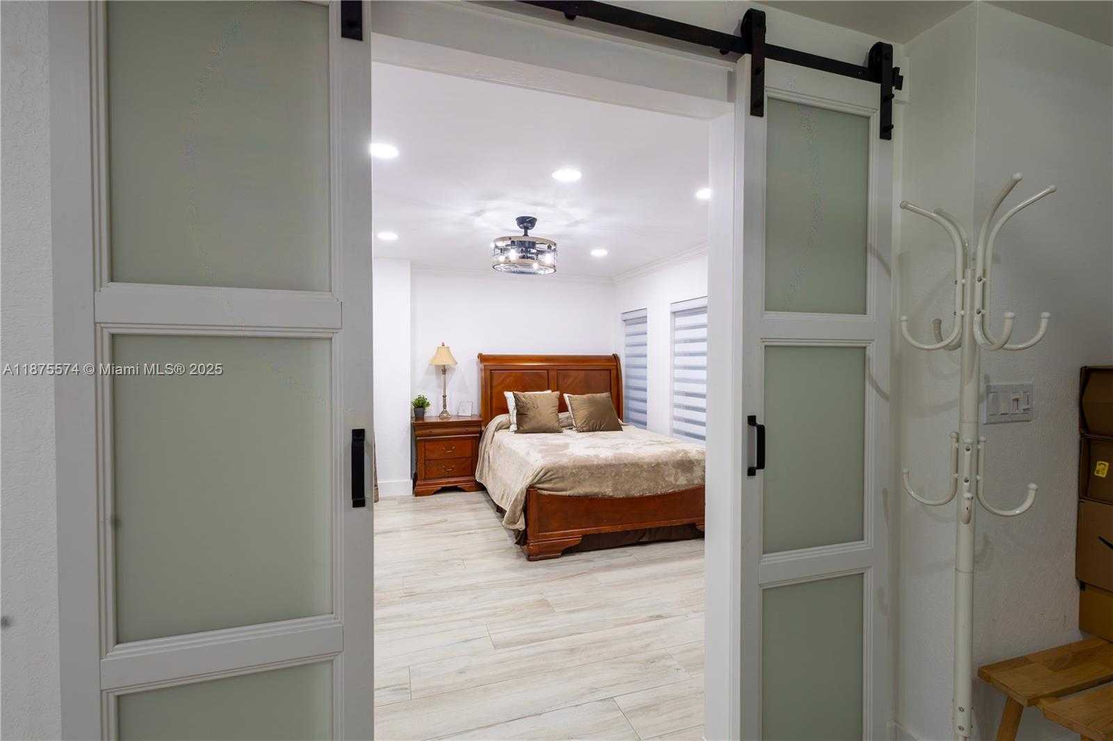 Small Image of 14500 SOUTH WEST 17TH CT, Davie Number 23
