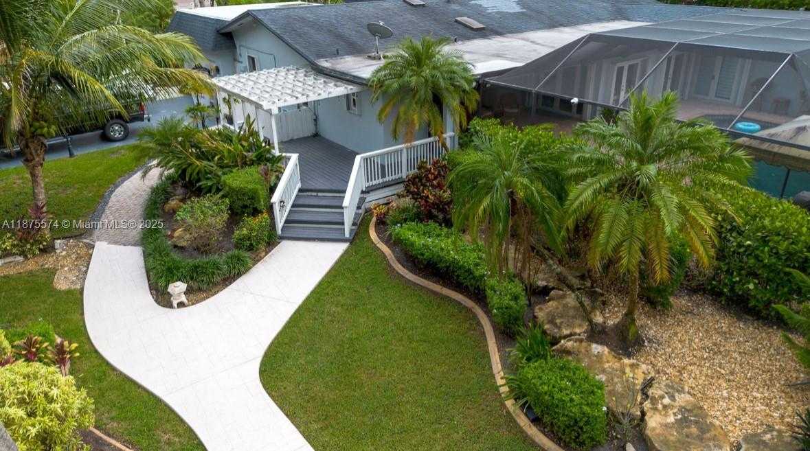 Small Image of 14500 SOUTH WEST 17TH CT, Davie Number 3