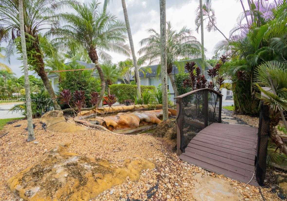 Small Image of 14500 SOUTH WEST 17TH CT, Davie Number 8