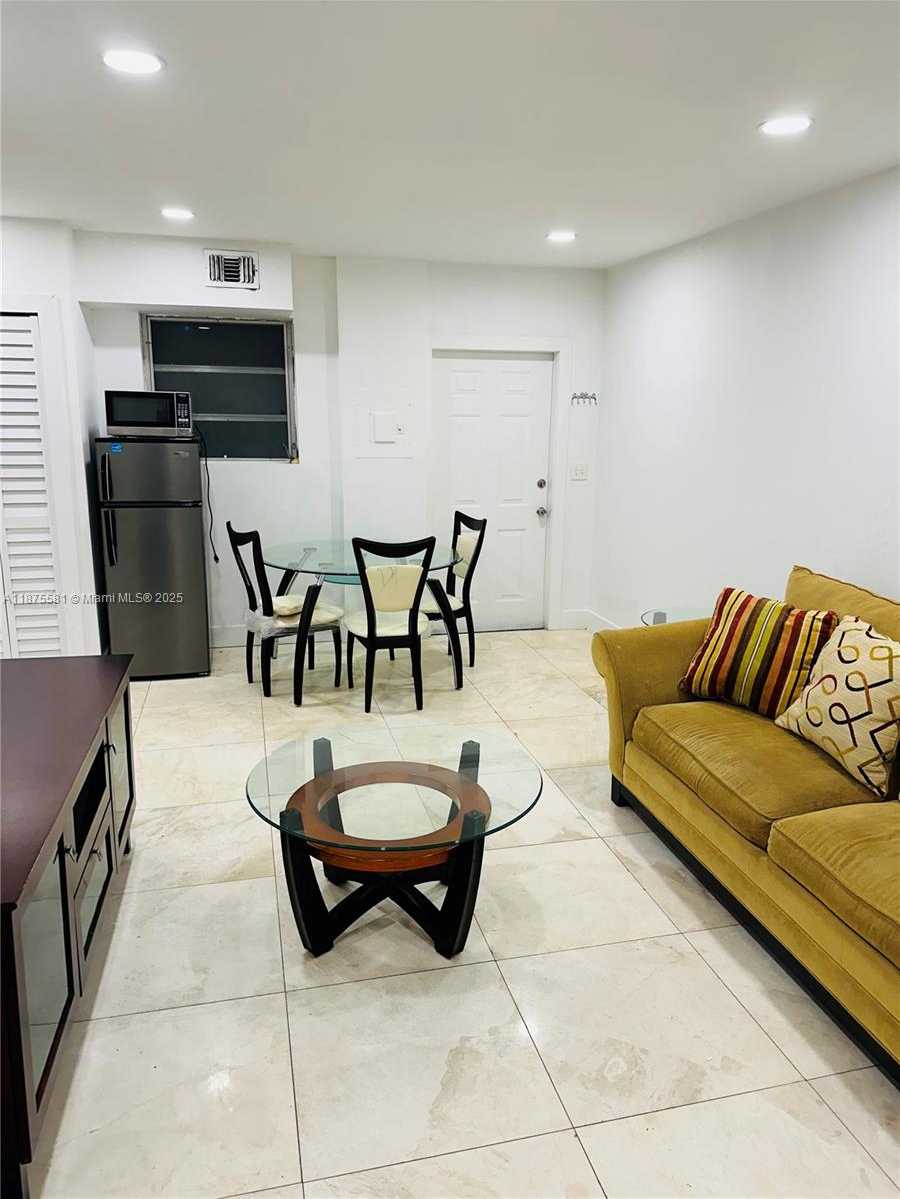 Small Image of 1723 JACKSON ST #2, Hollywood Number 2