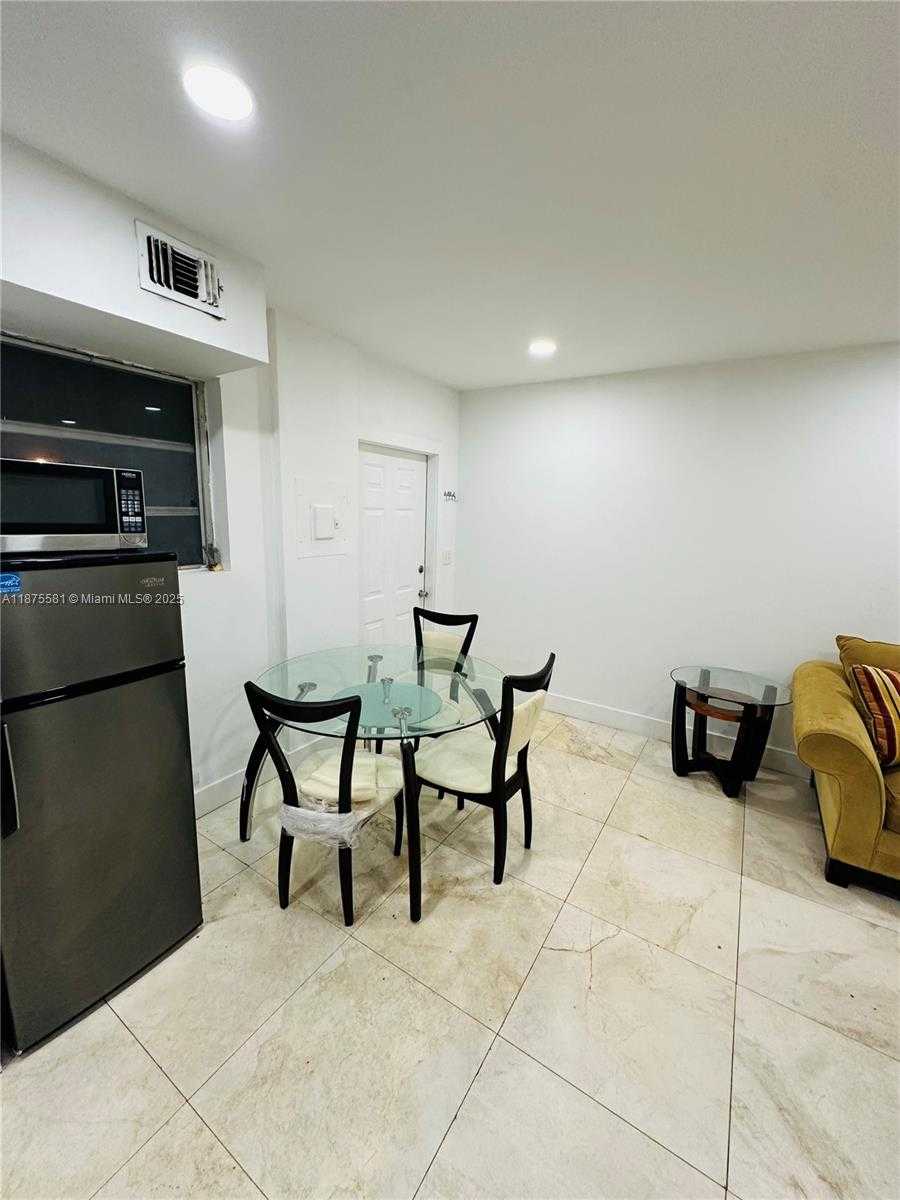 Small Image of 1723 JACKSON ST #2, Hollywood Number 4
