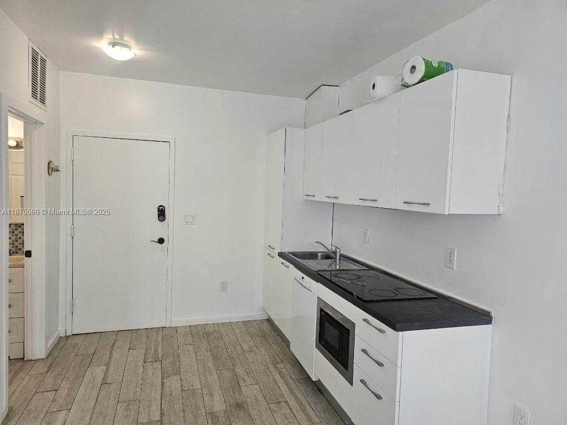 Small Image of 811 JEFFERSON AVE #202, Miami Beach Number 2