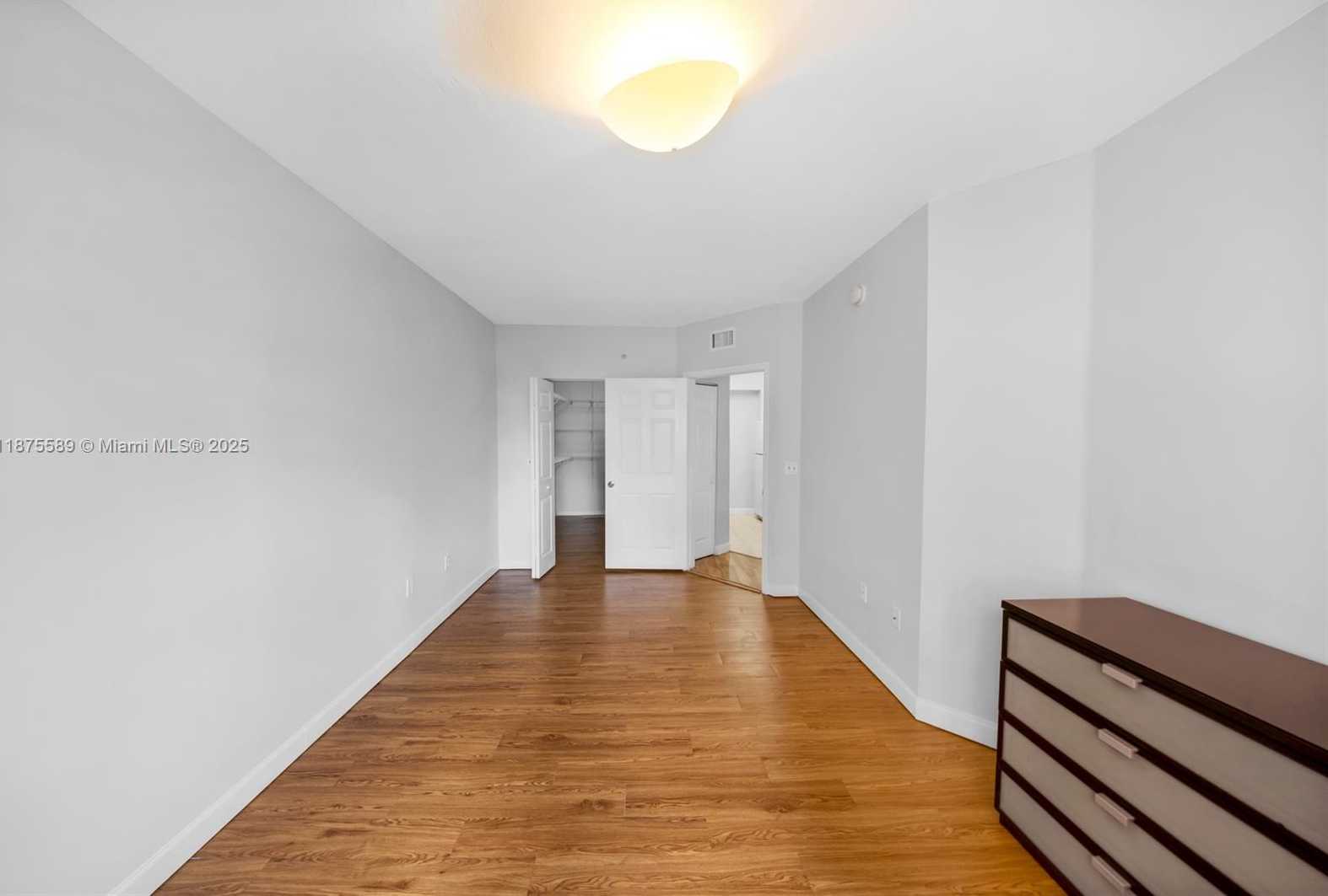Small Image of 17125 NORTH BAY RD #3301, Sunny Isles Beach Number 13