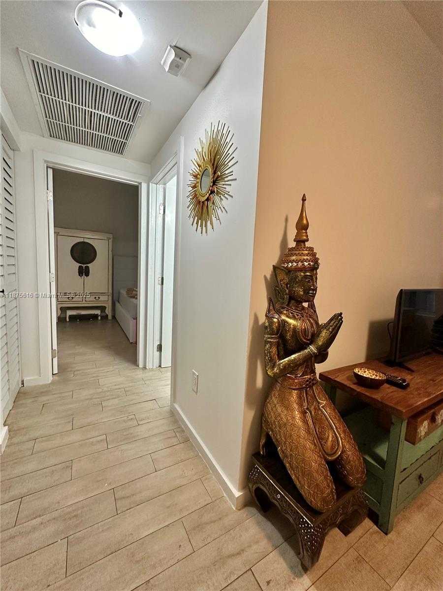 Small Image of 1611 MERIDIAN AVE #103, Miami Beach Number 16