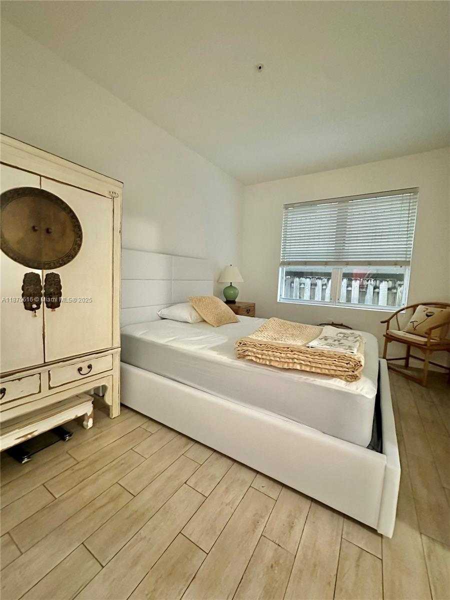Small Image of 1611 MERIDIAN AVE #103, Miami Beach Number 17