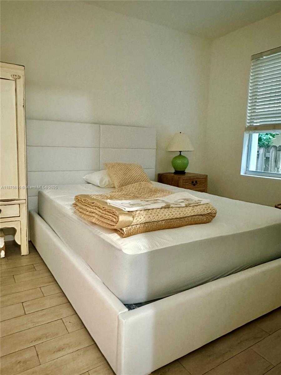 Small Image of 1611 MERIDIAN AVE #103, Miami Beach Number 18