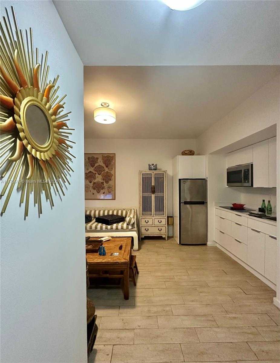 Small Image of 1611 MERIDIAN AVE #103, Miami Beach Number 2