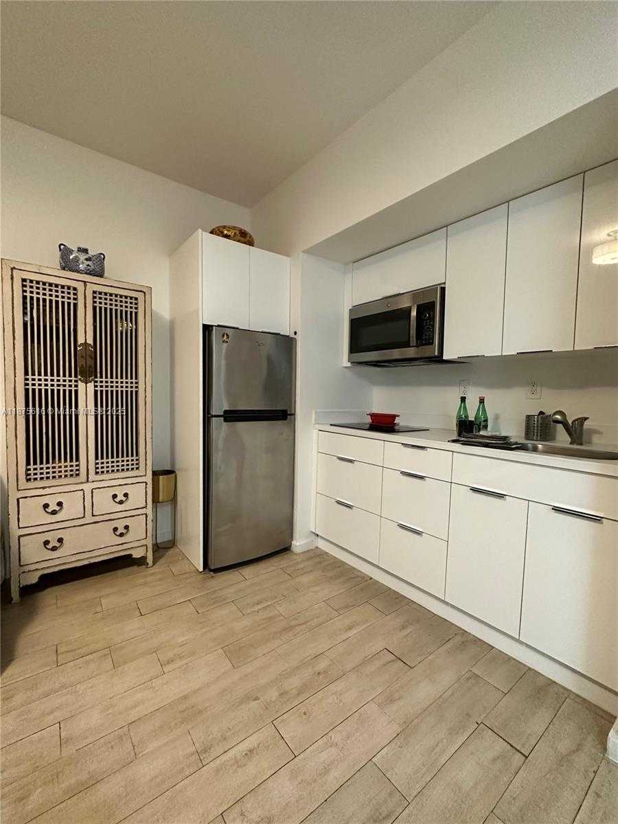 Small Image of 1611 MERIDIAN AVE #103, Miami Beach Number 3
