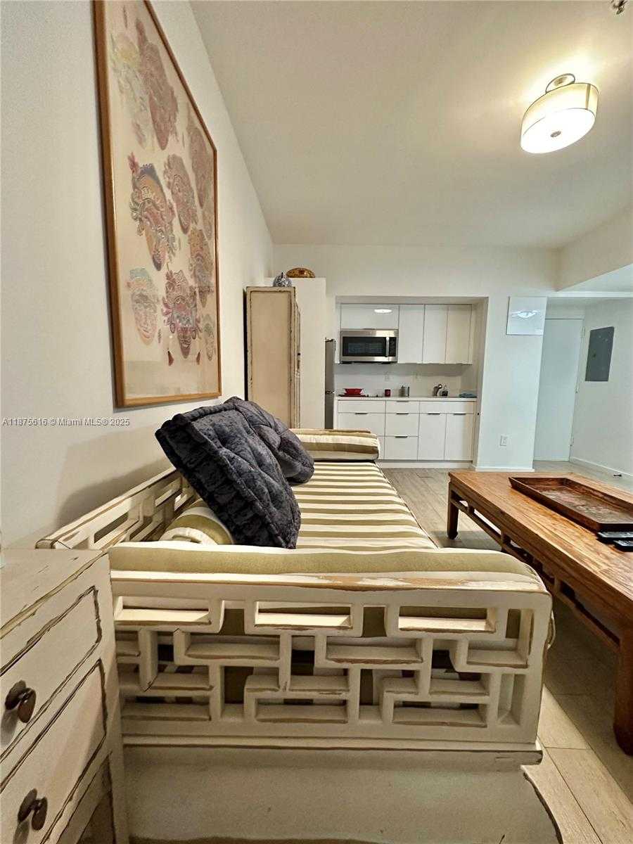 Small Image of 1611 MERIDIAN AVE #103, Miami Beach Number 8