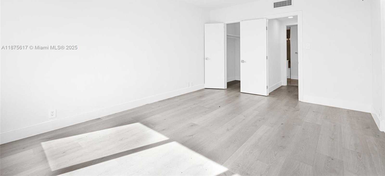 Small Image of 1000 WEST AVE #224, Miami Beach Number 13