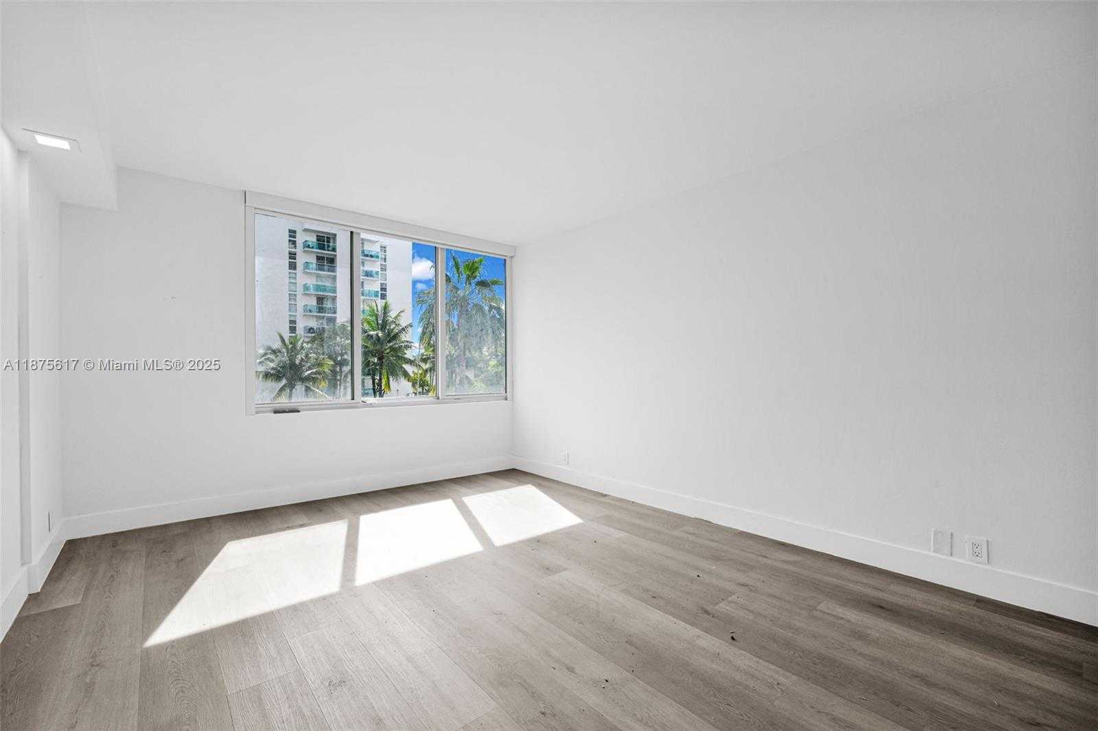 Small Image of 1000 WEST AVE #224, Miami Beach Number 14