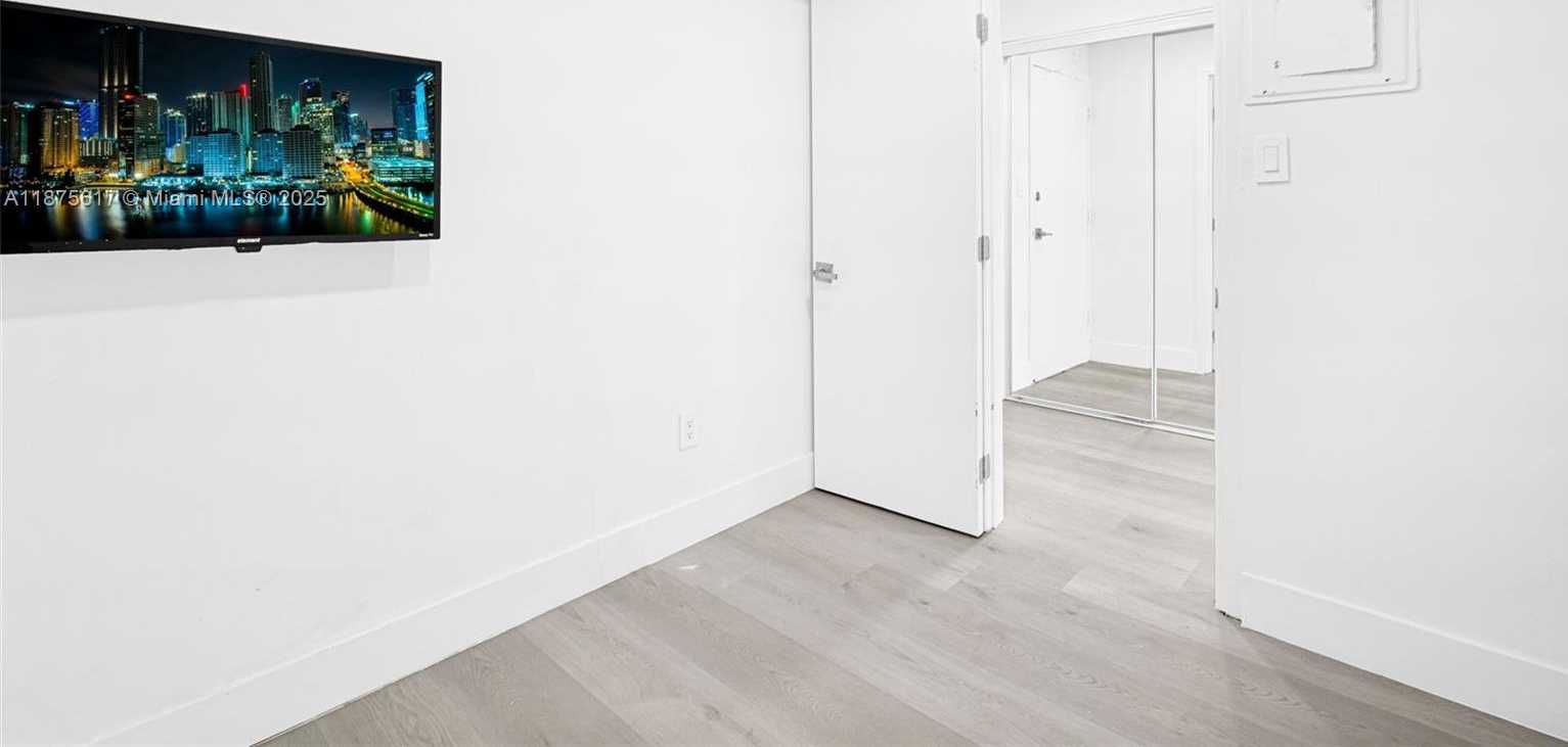 Small Image of 1000 WEST AVE #224, Miami Beach Number 22
