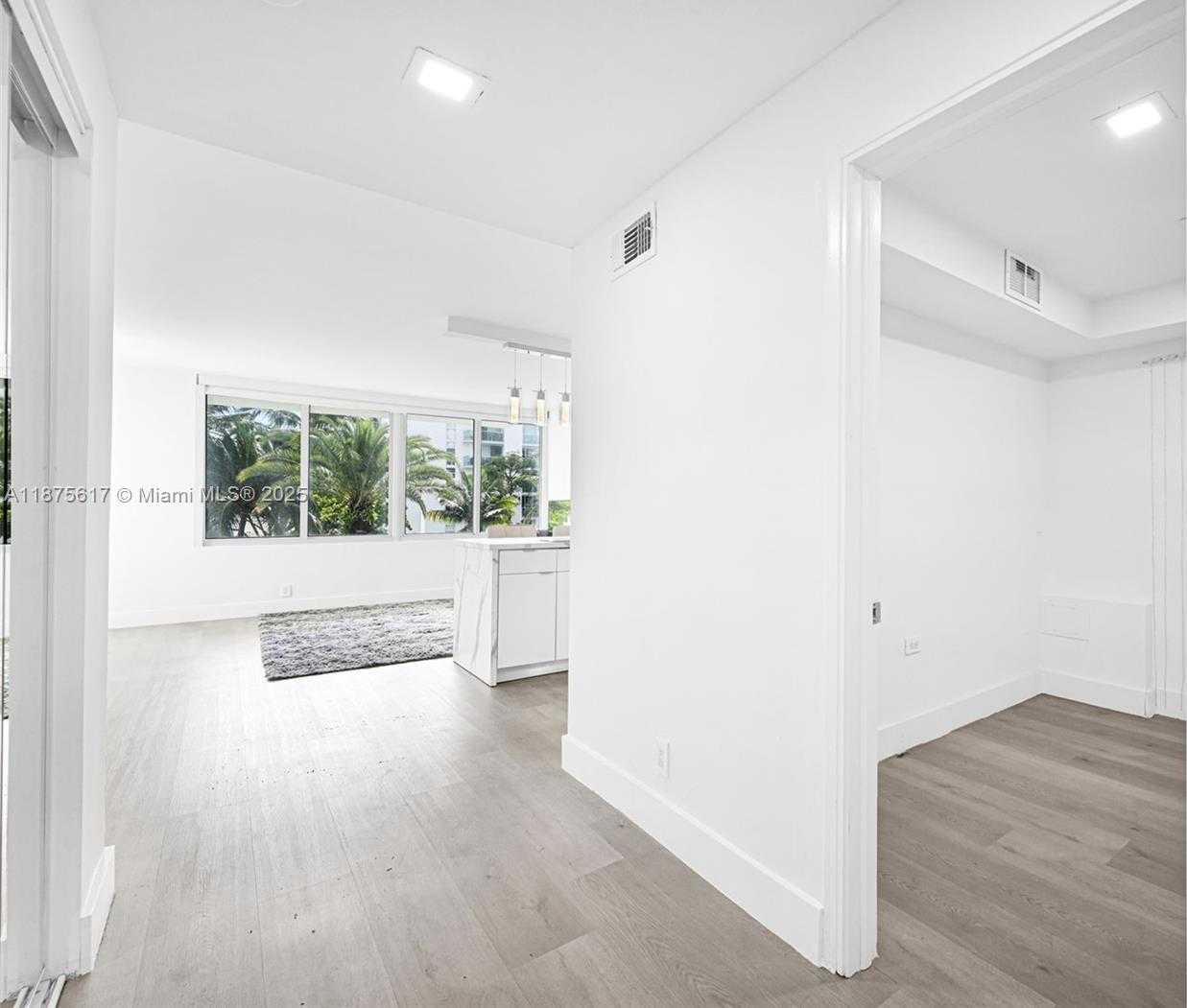 Small Image of 1000 WEST AVE #224, Miami Beach Number 3