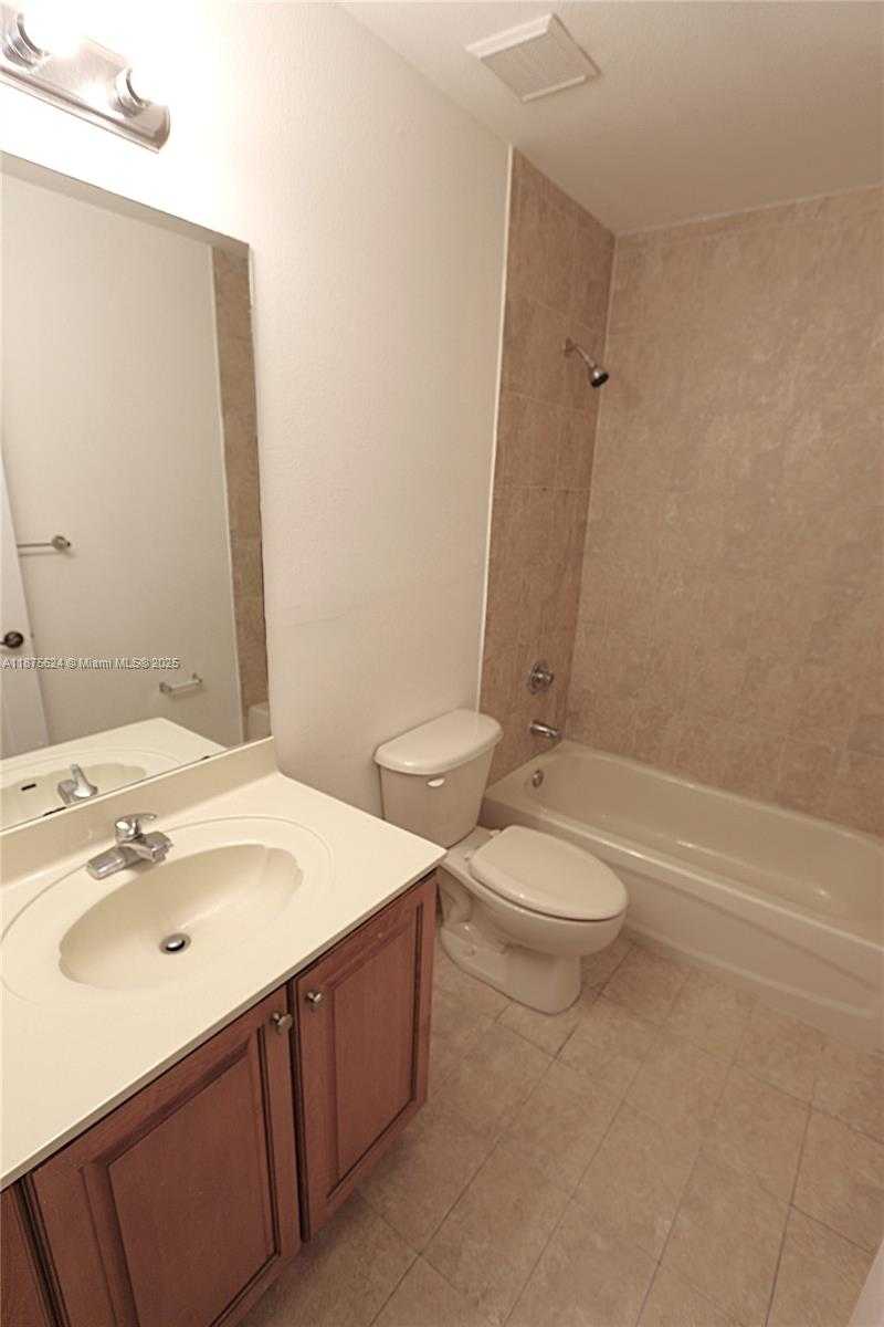 Small Image of 15449 SOUTH WEST 31 LN, Miami Number 10