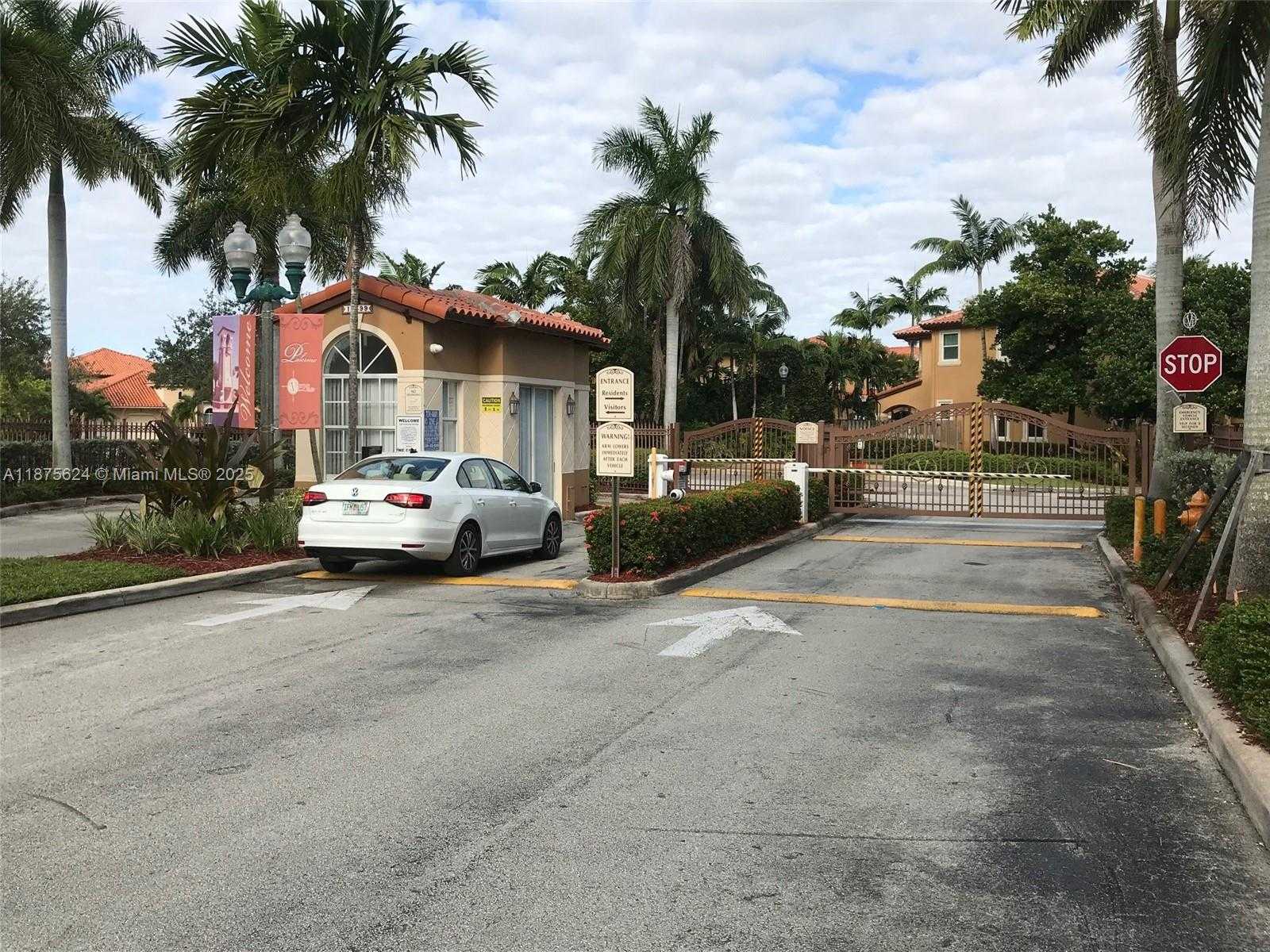 Small Image of 15449 SOUTH WEST 31 LN, Miami Number 27