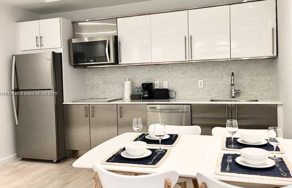 Small Image of 700 16TH ST #110, Miami Beach Number 2