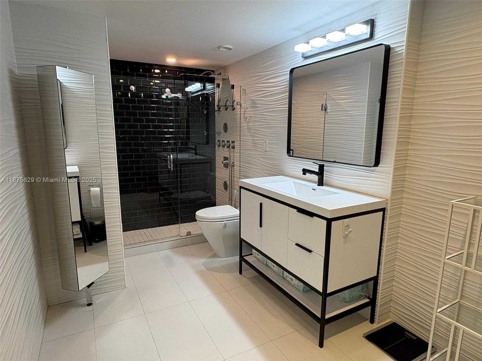 Small Image of 5750 COLLINS AVE #15F, Miami Beach Number 14