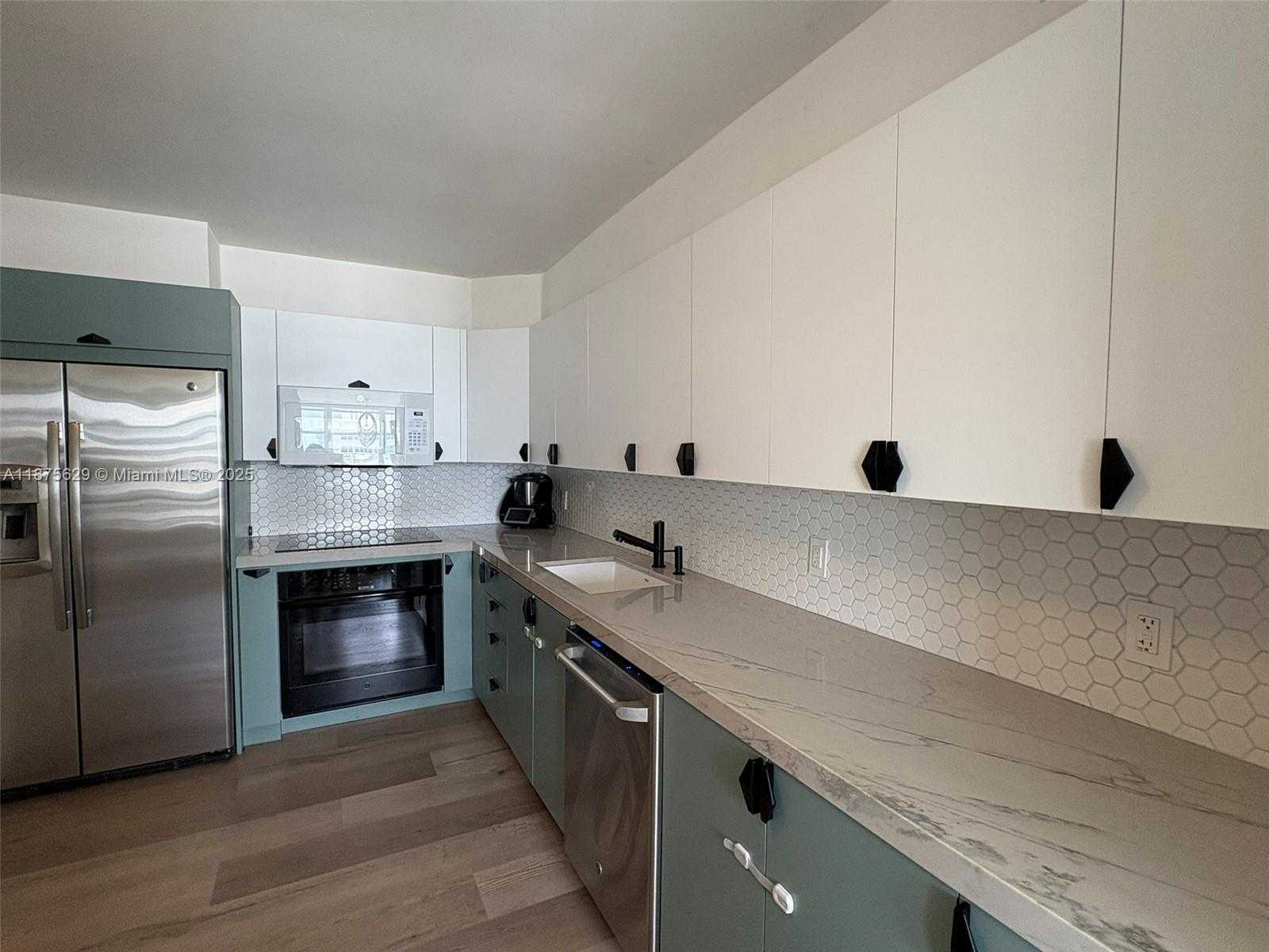 Small Image of 5750 COLLINS AVE #15F, Miami Beach Number 30
