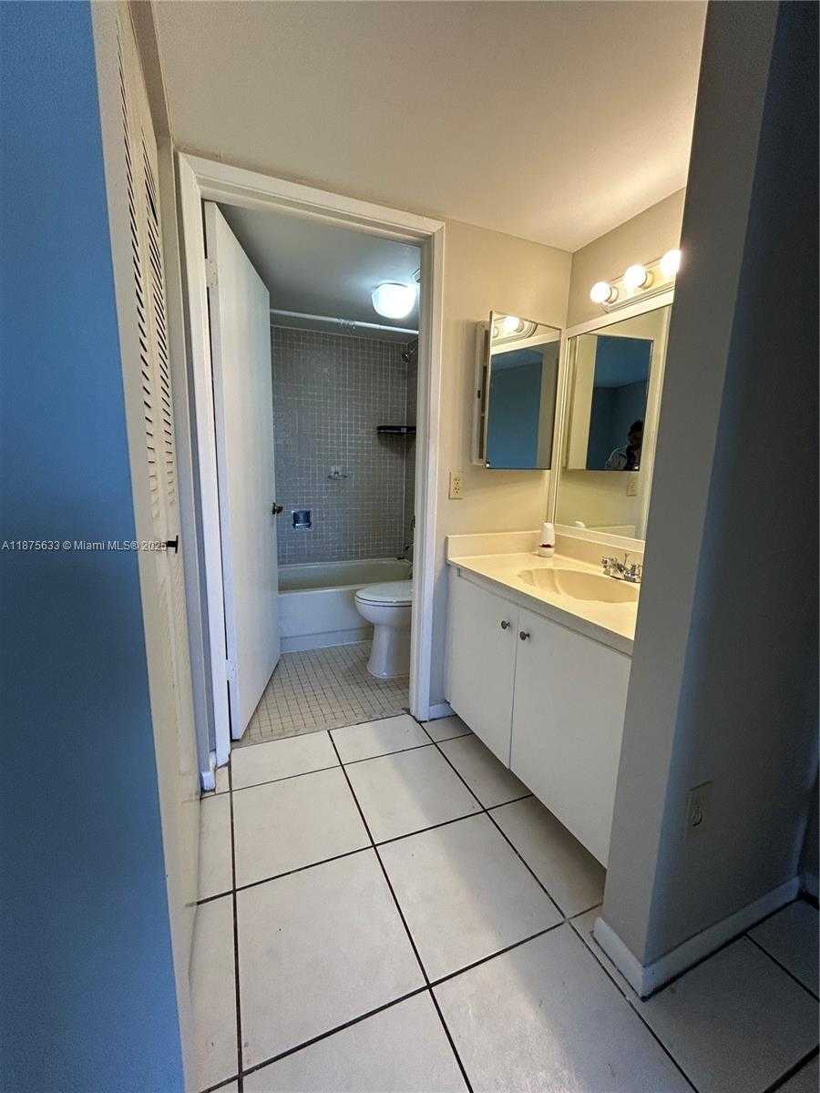 Small Image of 10255 NORTH WEST 9TH ST CIR #205-7, Miami Number 18