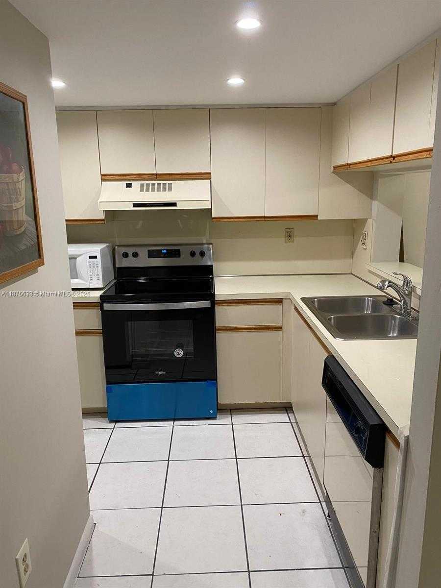 Small Image of 10255 NORTH WEST 9TH ST CIR #205-7, Miami Number 6