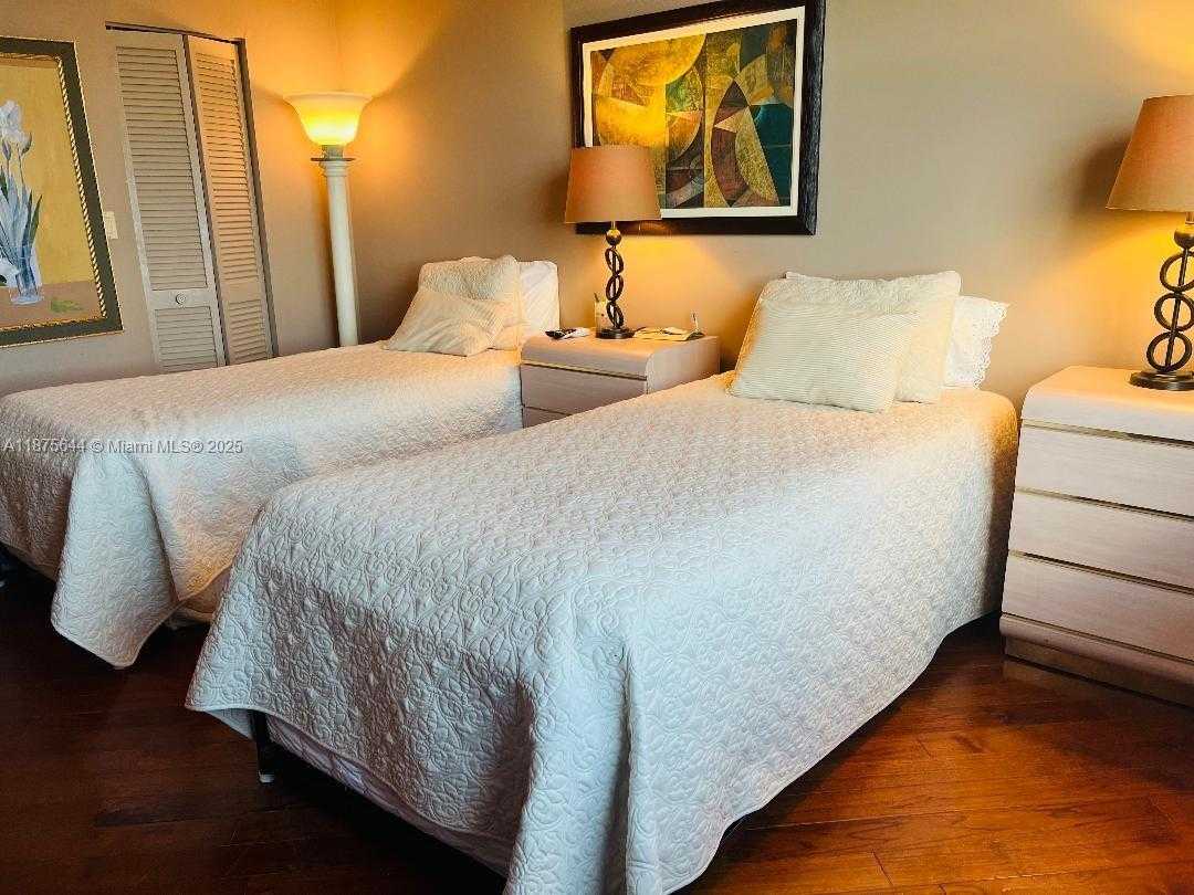Small Image of 2333 BRICKELL AVE #2402, Miami Number 28