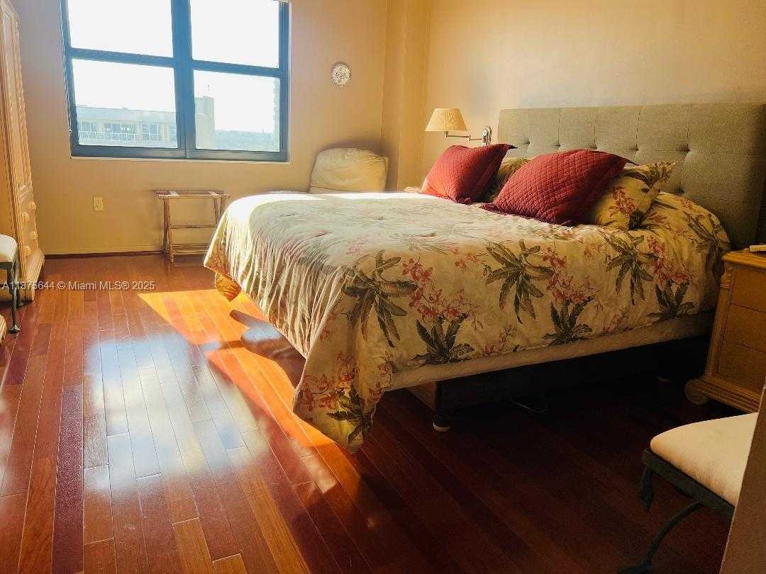 Small Image of 2333 BRICKELL AVE #2402, Miami Number 35